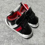 پاپوش نوزادی تیتیل طرح دو خط